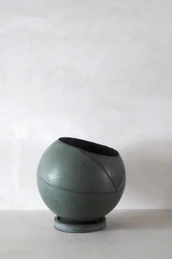 Dirty Roots - Tau Ceti