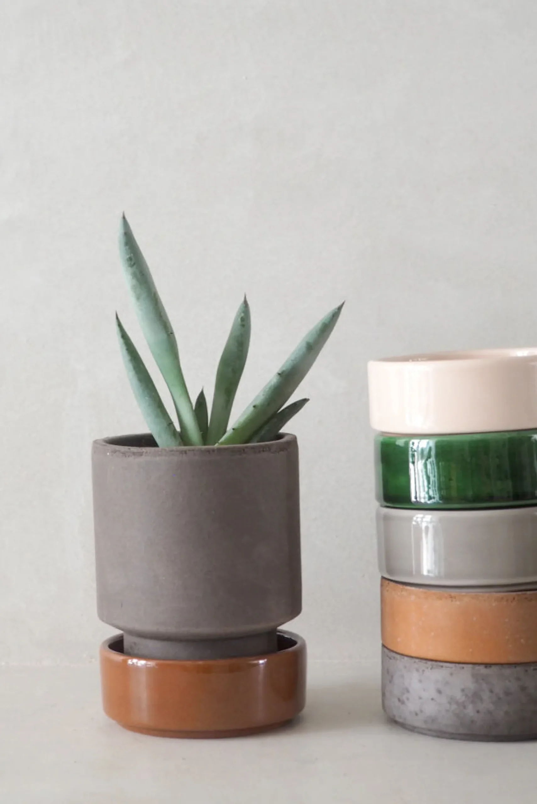 Hoff krukke, raw grey + raw grey underskål, gulvkrukke